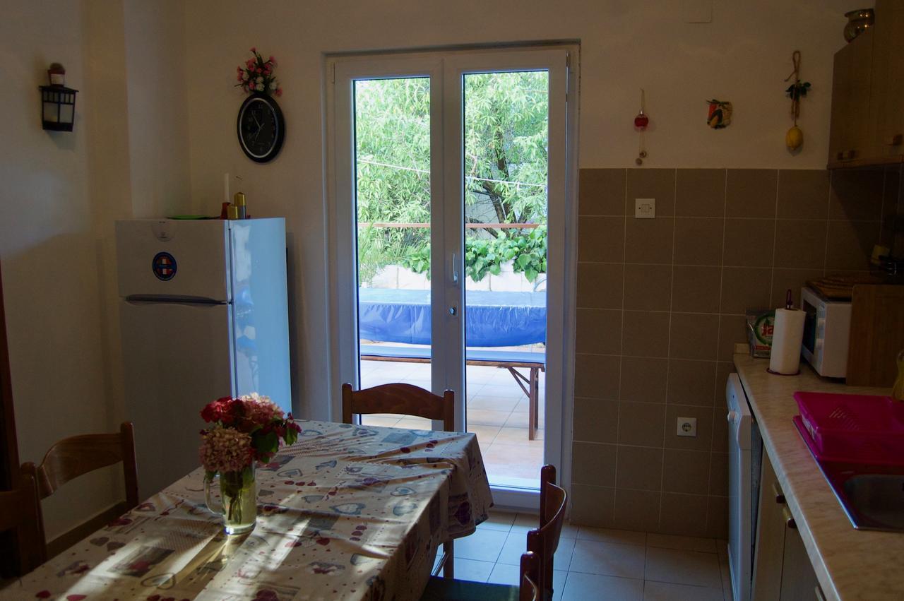Apartments Petricevic Хвар Екстер'єр фото