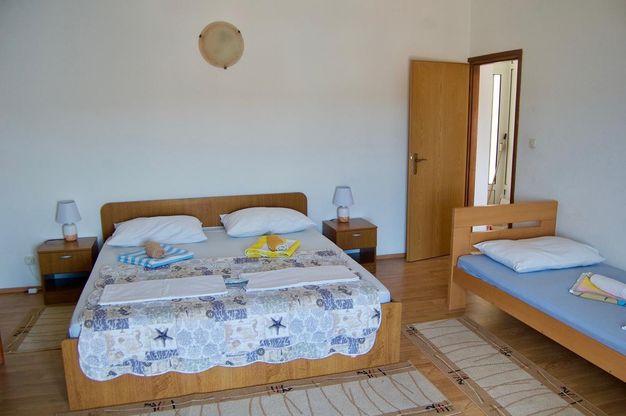 Apartments Petricevic Хвар Номер фото